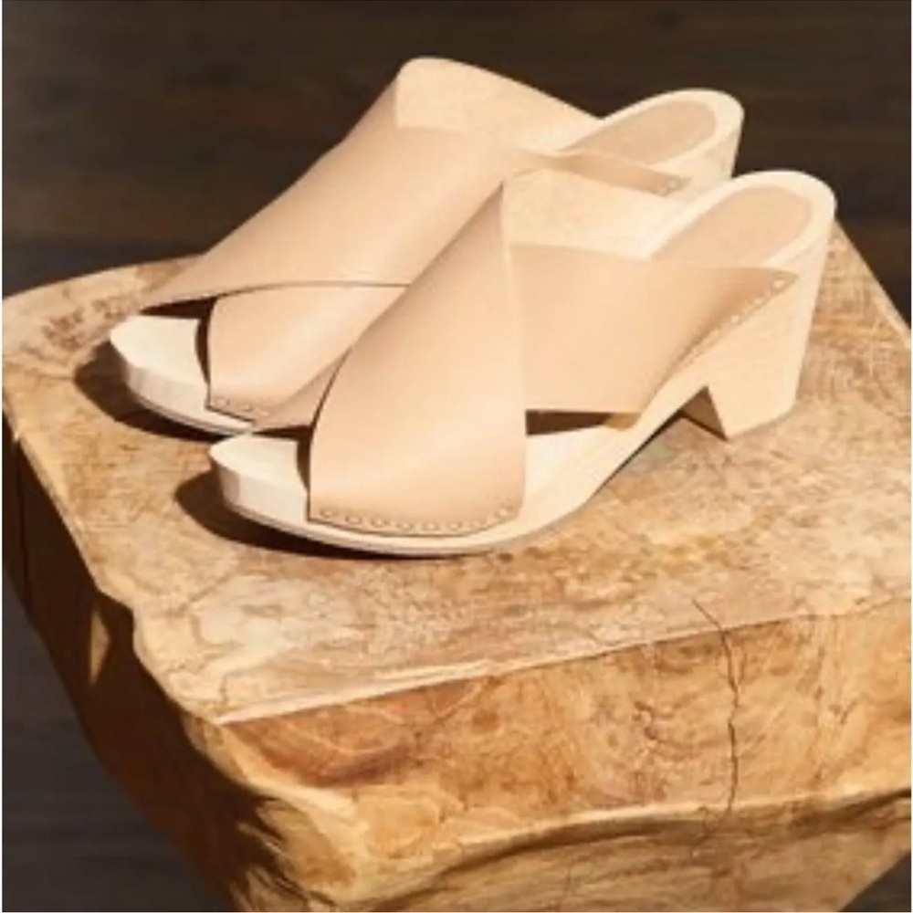 New Ceri Hoover Anthropologie Elaine Leather & Wood Minimalist Tan Clogs 🤎